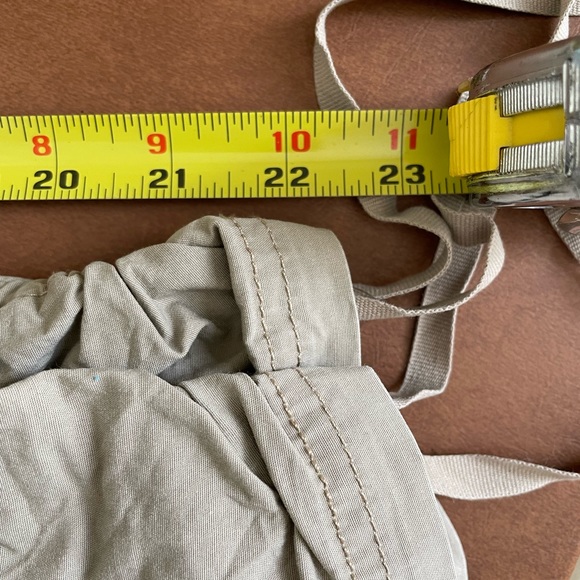 Gloria Vanderbilt Crop capris size 10- khaki. 22” inseam. Cinch ribbon hems - Picture 4 of 6